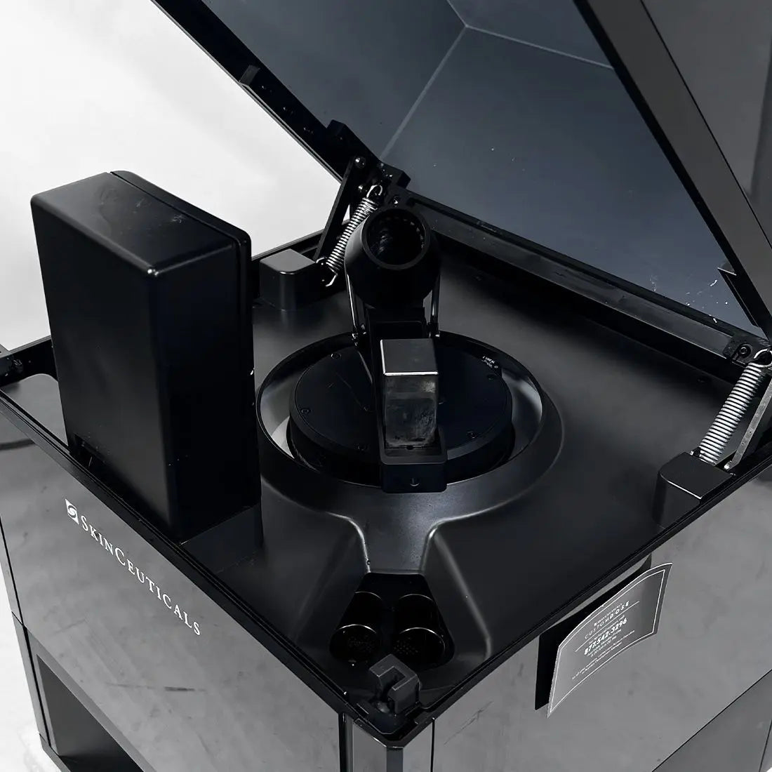 SkinCeuticals Custom D.O.S.E. Automated Mixing System Dose Serum Tabletop Lab