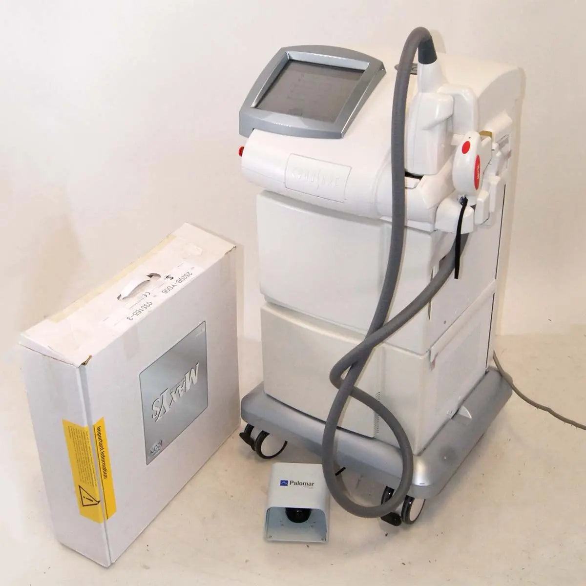 2014 Cynosure Palomar Icon IPL Laser Hair Removal Pigmented Lesions MaxR MaxYs Palomar