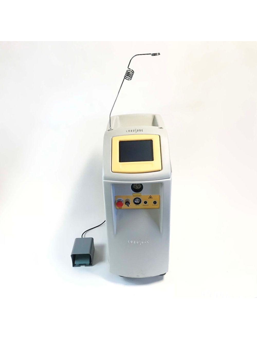 2014 Cynosure SmartLipo Triplex SLT II - 1064 1320 1440 Laser Lipolysis Console