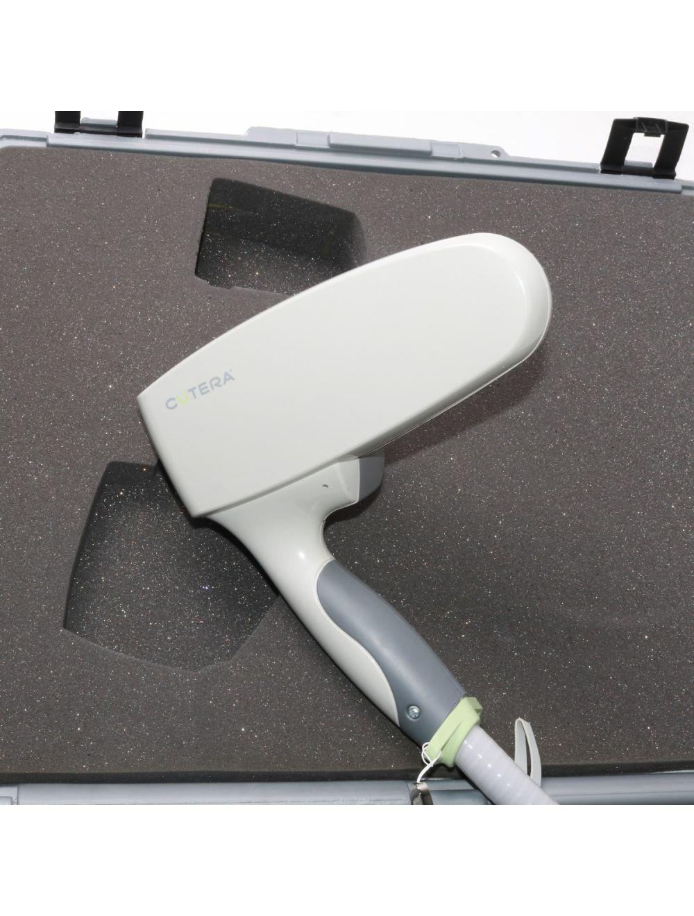 2012 Cutera Pearl ErYSGG Wrinkle Age Spots Ablative Resurfacing Laser 12K Pulse image 4