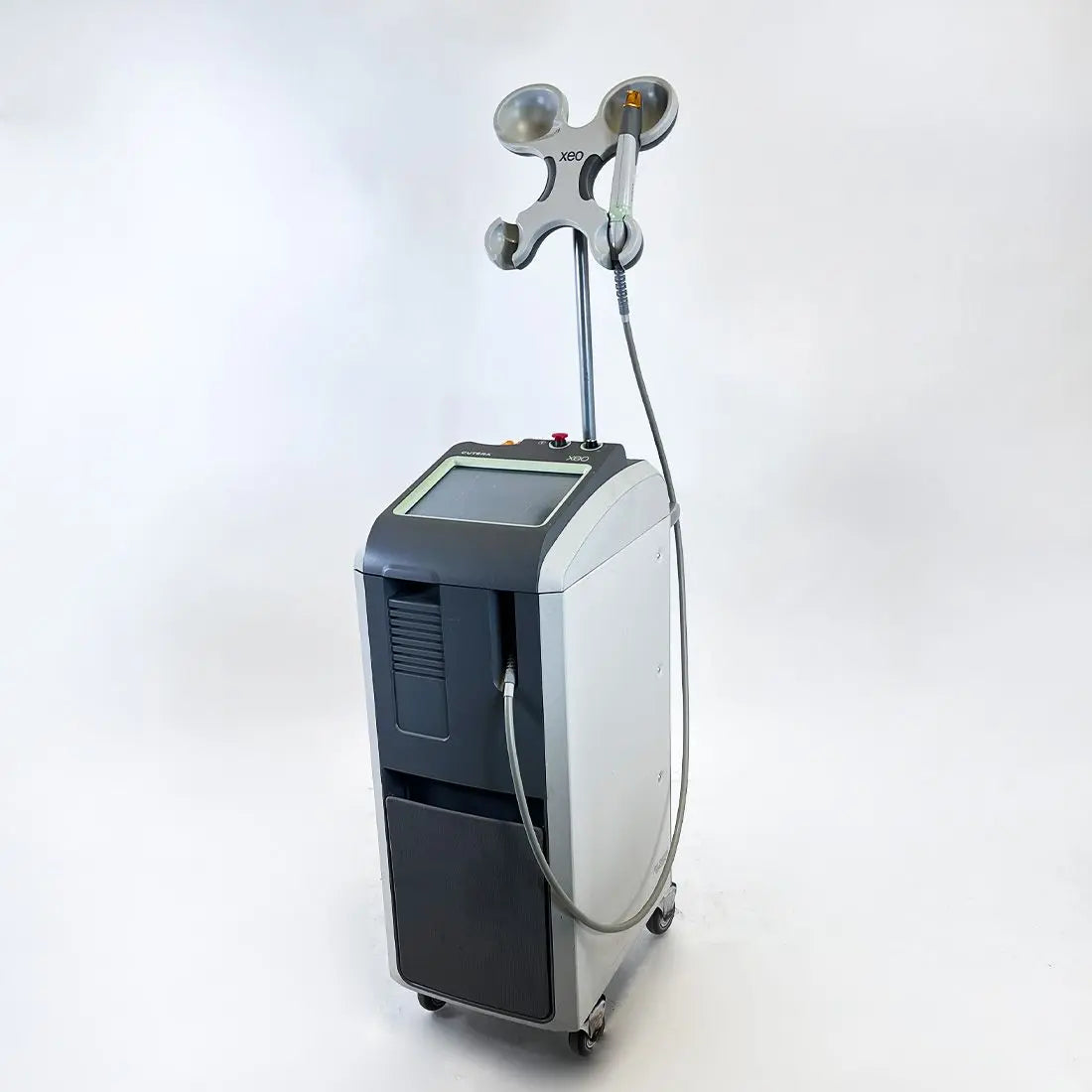 2012 Cutera Xeo Nd:Yag 1064 Laser System Nd Yag Handpiece Skin Acne Scars Cutera