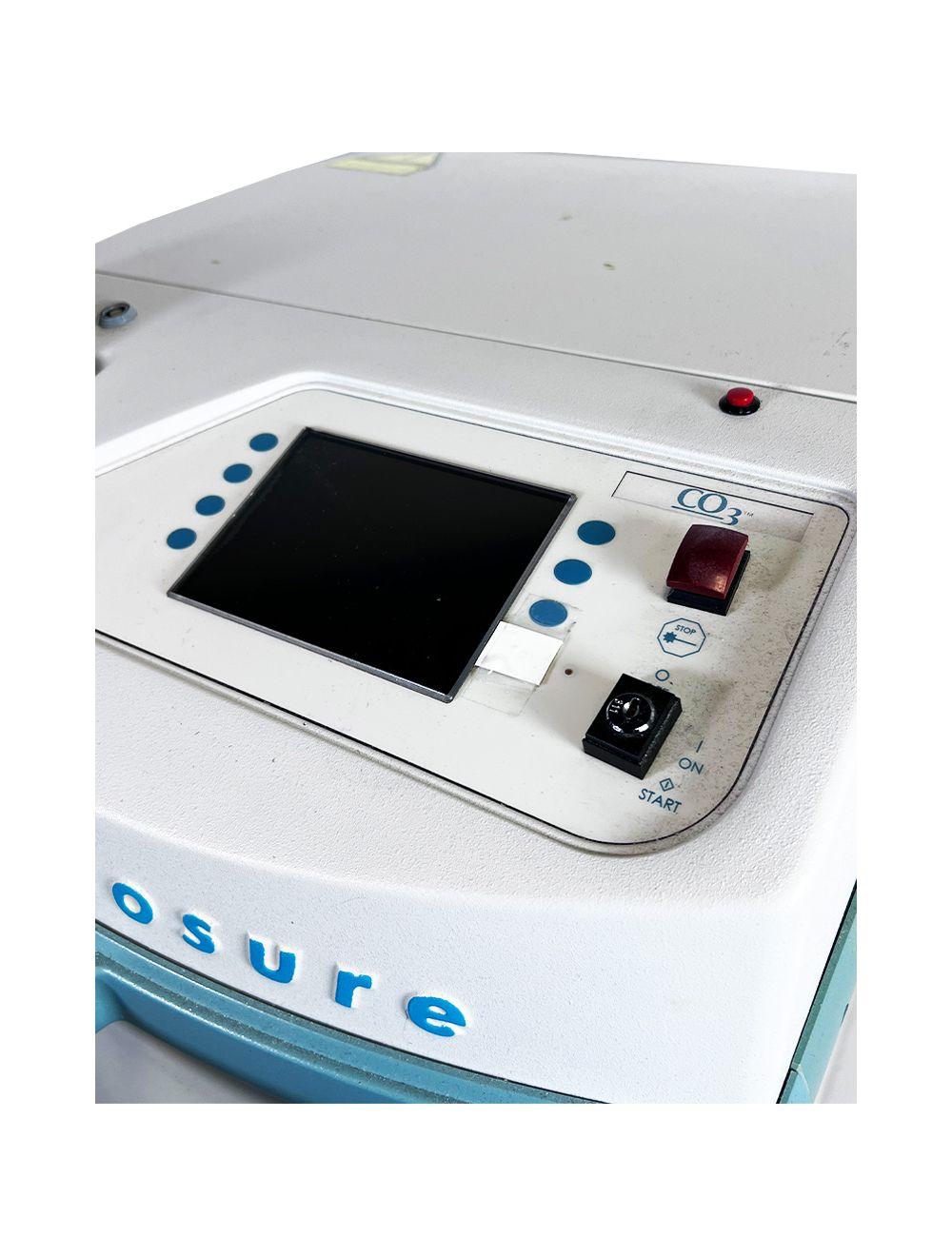 2003 Cynosure CO3 Skin Resurfacing Remodeling Laser System 105-0017-300 image 2